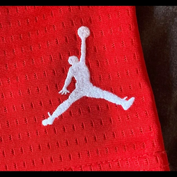 Air Jordan basketball shorts in red ❤️ - Picture 2 of 3